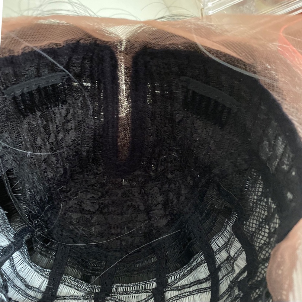Human Hair Blend Silver Ice Blonde 32” Lace Wig - Picture 4 of 5
